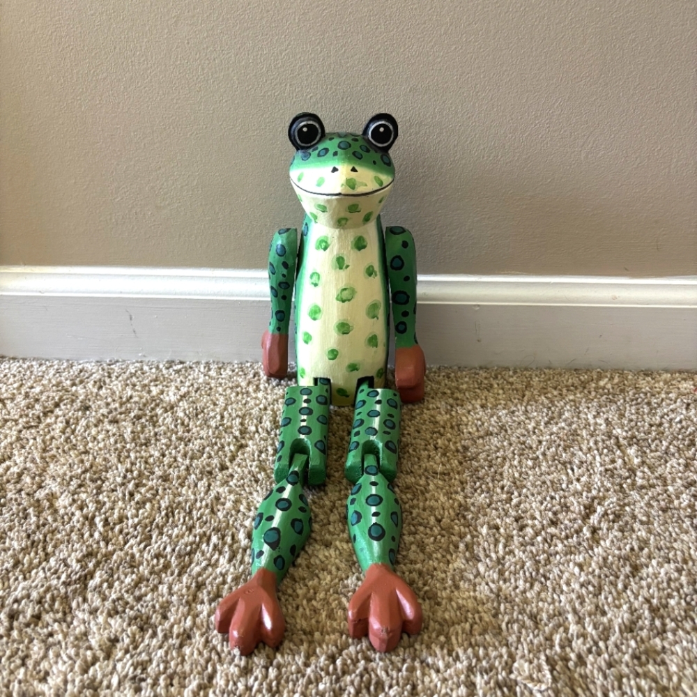 Vintage Jointed Carved Wooden GREEN FROG  Shelf Sitter Movable Arms and Legs